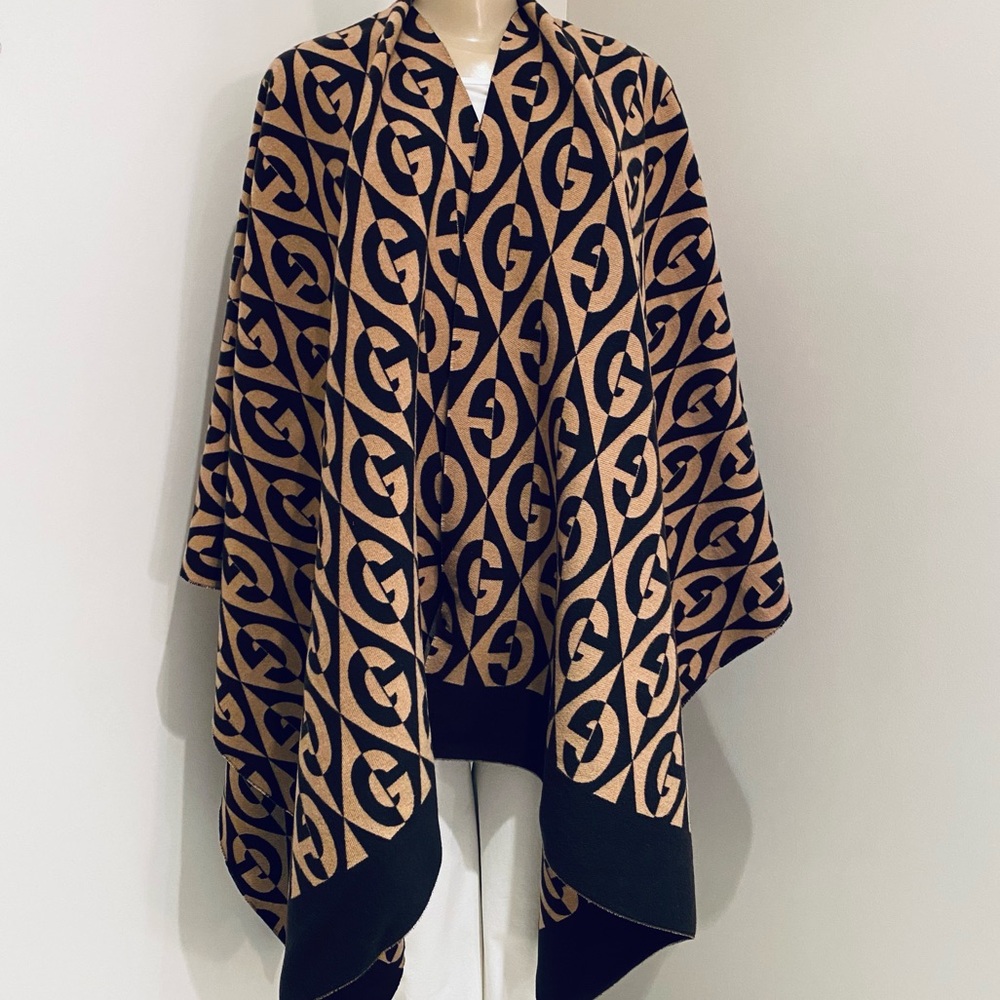GUCCI GG RHOMBUS PONCHO. - Picture 5 of 11